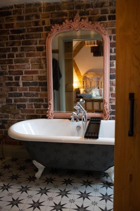 Ferienwohnung The Cart House - Beautiful Contemporary Barn - Hot Tub Bridgnorth Exterior foto